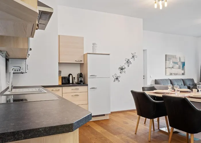 Gartenwohnung 90m² *